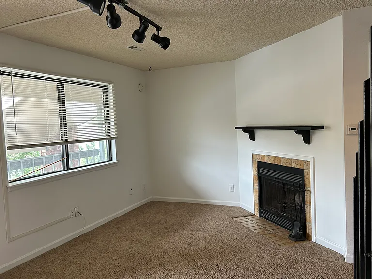 3480 Colorado Ave #D8 — Photo 3