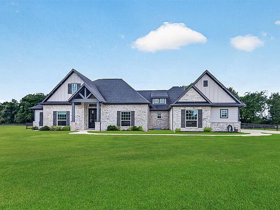 4th image of 415 China Grove Dr