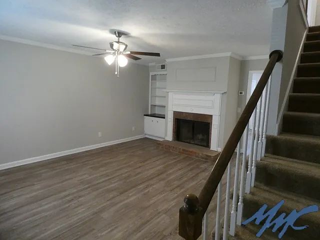 Building Photo - 2568 Oak Hill Dr