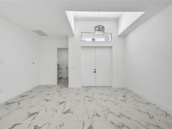 4th image of 1515 Edison AVE
