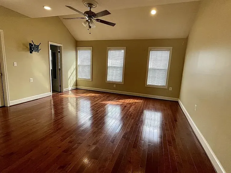611 Quincy St NW #4 — Photo 11