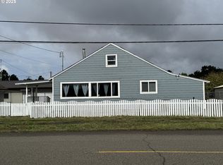 1010 N Lake Rd, Lakeside, OR 97449