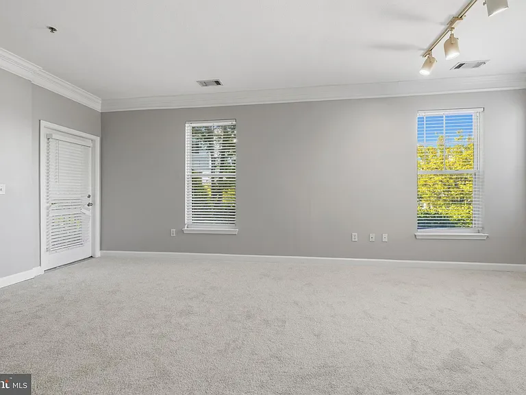 501 Hungerford Dr #144 — Photo 6