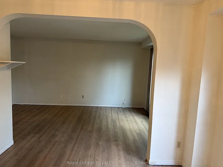 206 Rickson Ave — Photo 8