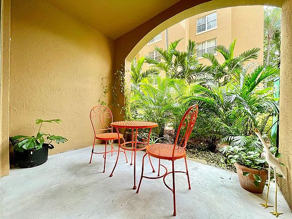 4th image of 19877 E Country Club Dr APT 105