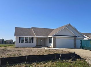 1054 E Birchwood Dr, Beloit, WI 53511