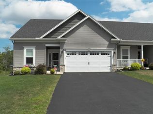 36 Timber Creek Trl, Rochester, NY 14606