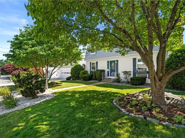 7 Tara St, North Providence, RI 02904