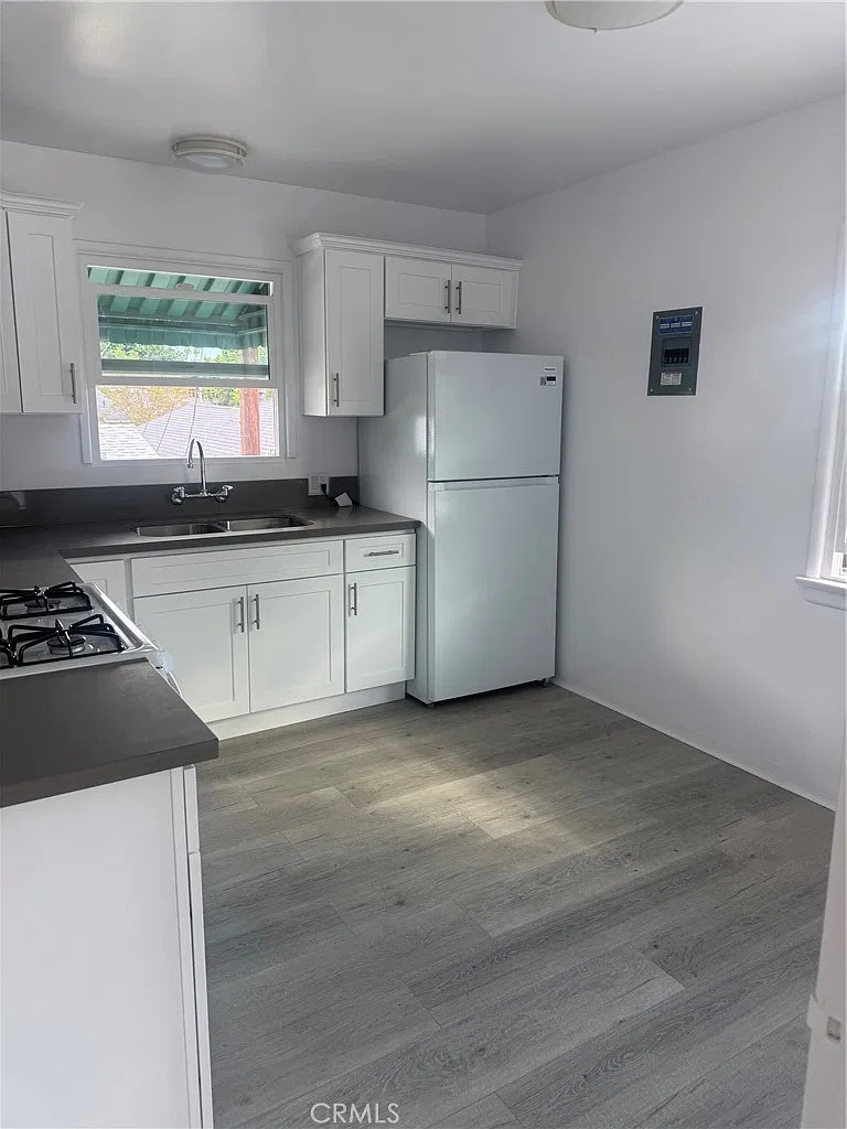 1 bed, 650 sqft, $2,100 — Photo 3