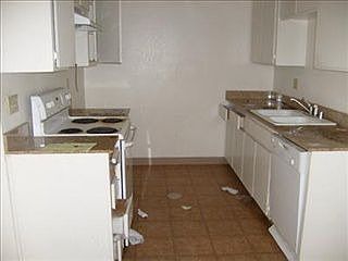 2nd image of 495 Cherry Ln APT C