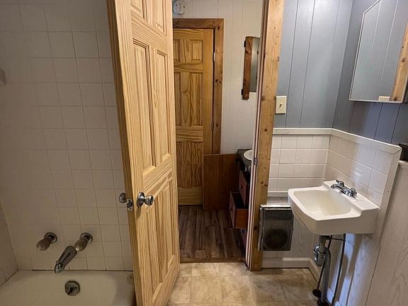 2nd image of 94 Crider Cir