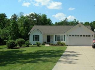 214 Mosley St, Campobello, SC 29322