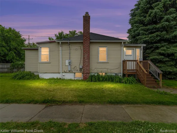 26616 Hampden St, Madison Heights, MI 48071