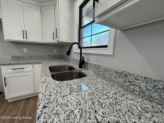 5th image of 103 Hidden Valley Dr