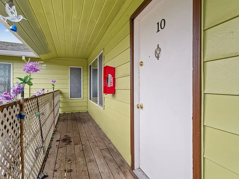 4633 SW Huber St — Photo 15