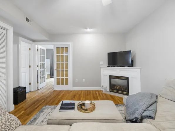 734 E 6th St APT 3, South Boston, MA 02127