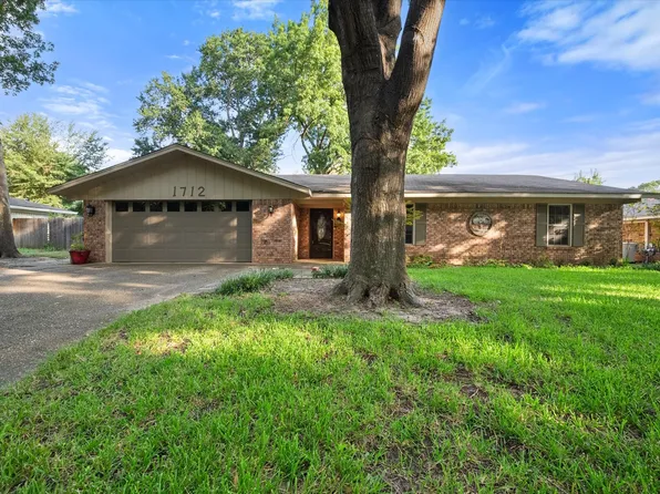 1712 Kingston Dr, Corsicana, TX 75110