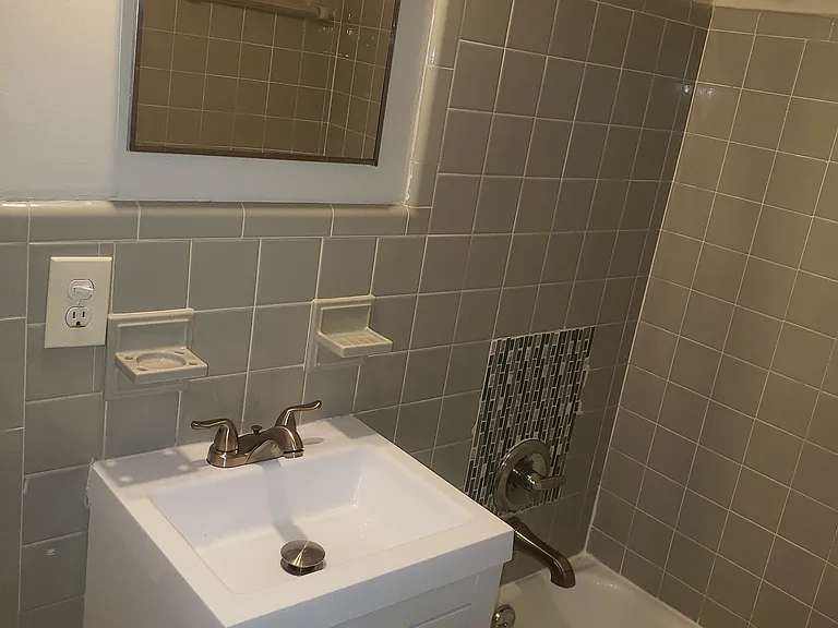 234 Sidonia Ave — Photo 6