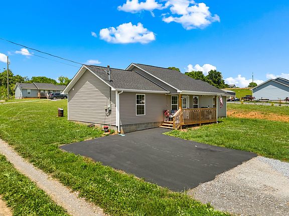 3rd image of 521 Coile Rd