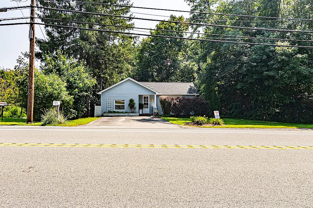5666 Berkshire Valley Rd photo 1