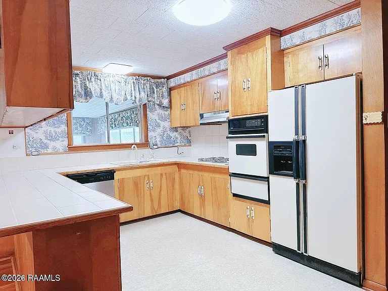 120 Guadalajara St — Photo 3