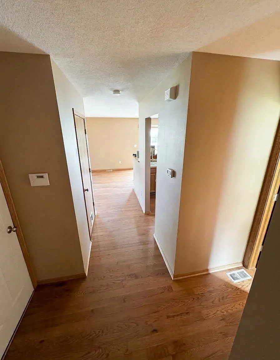 3 bed, 1477 sqft, $2,000 — Photo 2