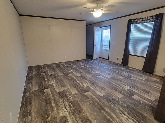 5th image of 228 Golfview Ct #112