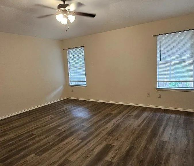 14902 Snelling Dr — Photo 5