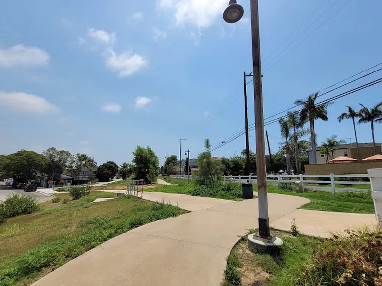 Roycroft dead ends at the LB Greenbelt