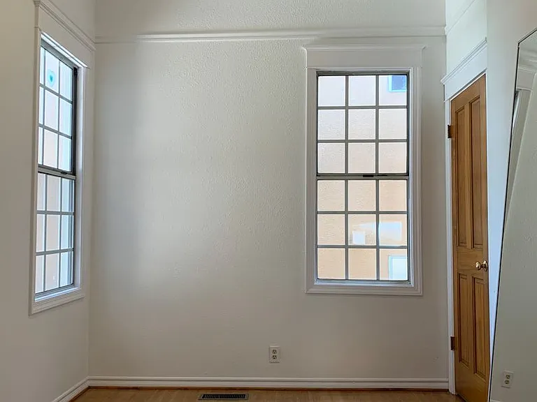 627 N Hill Pl — Photo 16