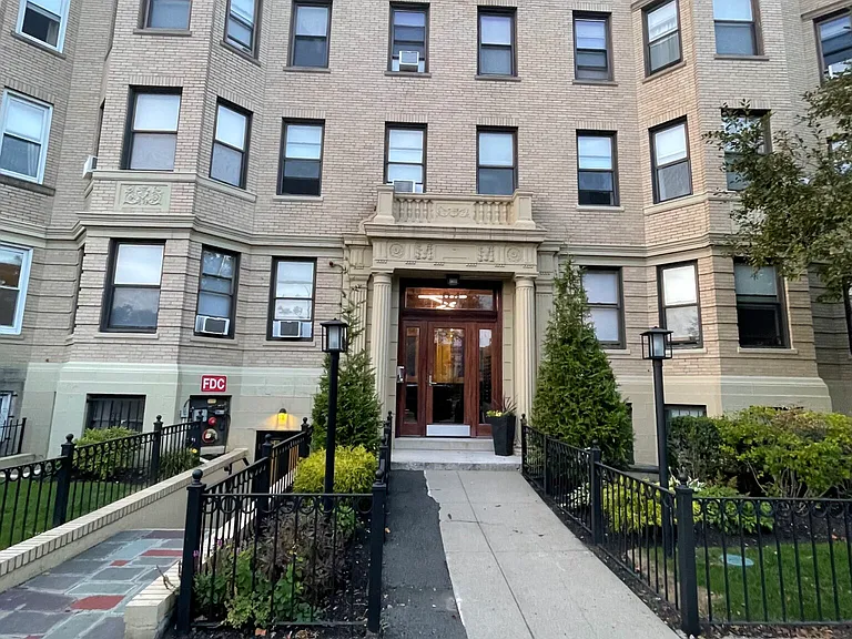 81 Park Dr #24 — Photo 1