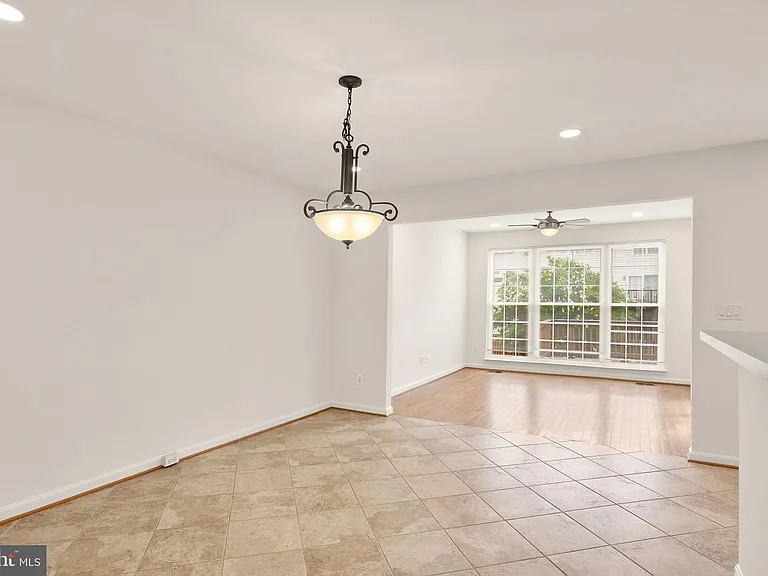 42685 Rolling Rock Sq — Photo 7