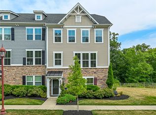 329 Cross Creek Dr, Cranberry Township, PA 16066