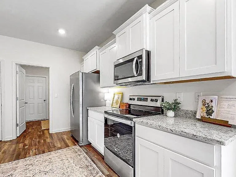 732 Empire Ave — Photo 21