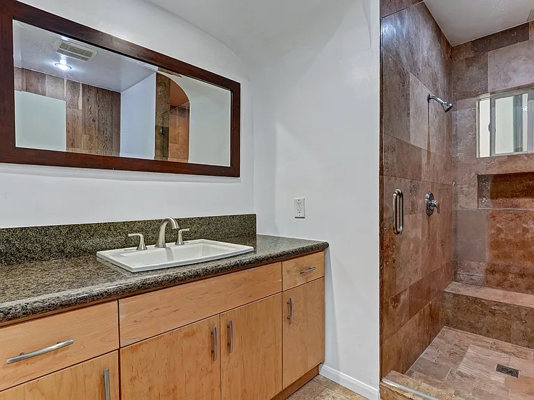 15340 Cohasset St — Photo 17