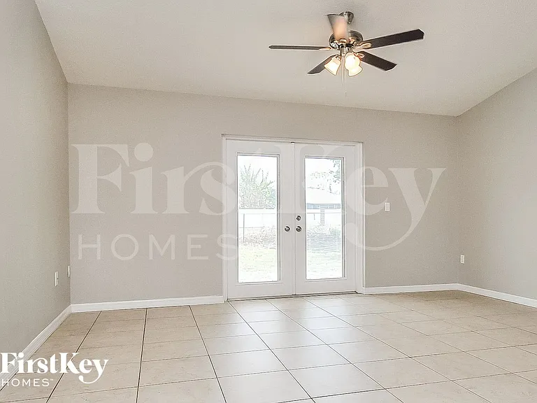 6511 Fox Crest Ln — Photo 3