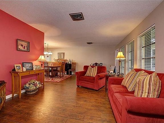 4th image of 2232 Buena Vista Dr