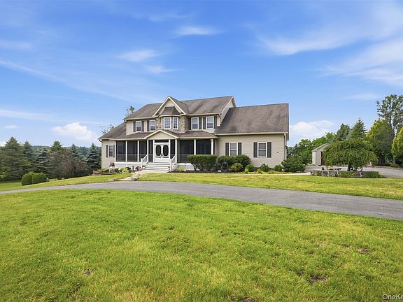 3rd image of 161 Bergen Circle