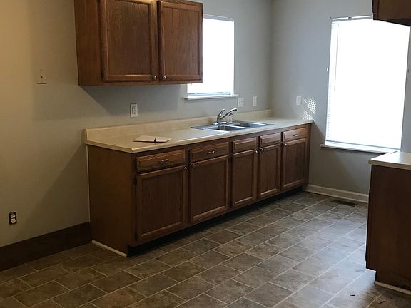5th image of 1741 Gerald Dr