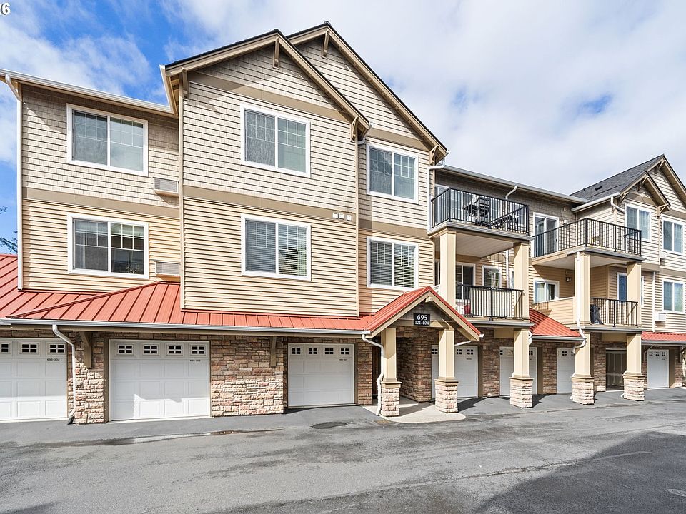 1st image of 695 NW Falling Waters Ln Unit 304