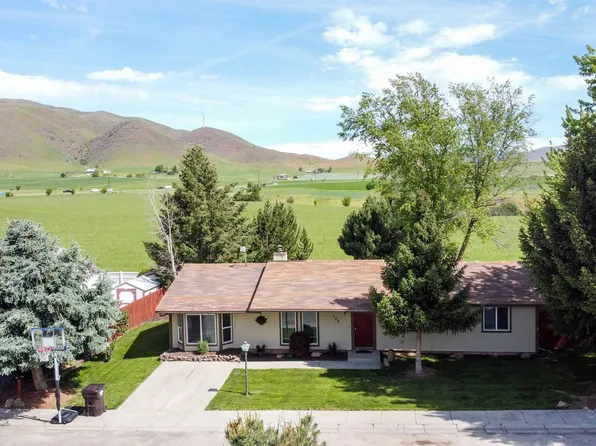 132 N Riverside Dr, Horseshoe Bend, ID 83629