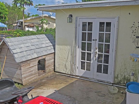 4th image of 191 SE 27th Ct