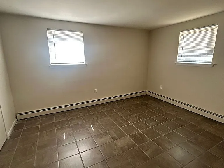 556 Chester Pike — Photo 9