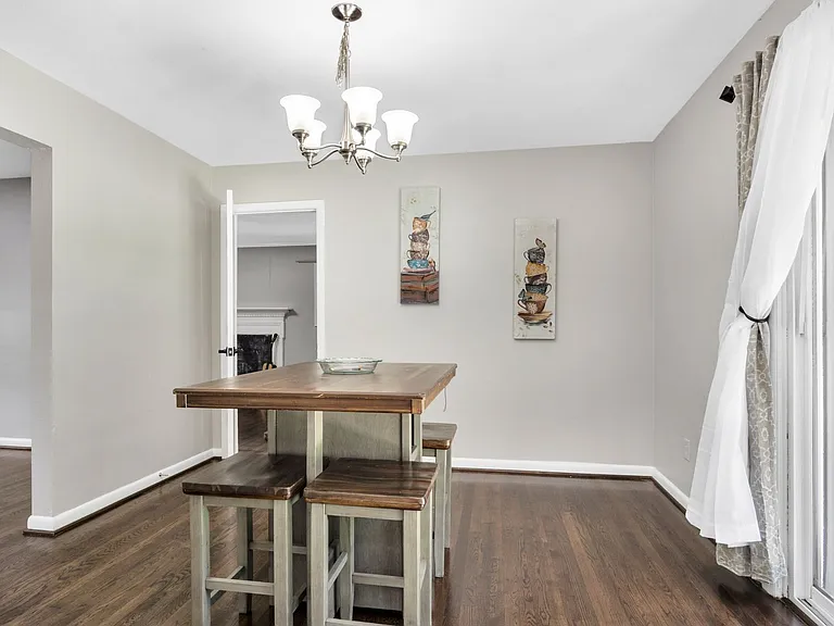 114 Thomas Nelson Ln — Photo 10