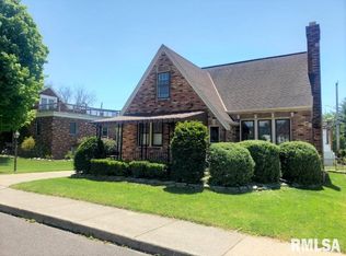 1202 E Richwoods Blvd, Peoria, IL 61603