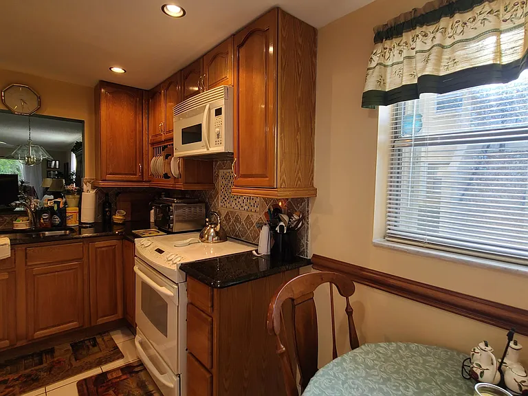 2975 SW 22nd Ave #1080 — Photo 41