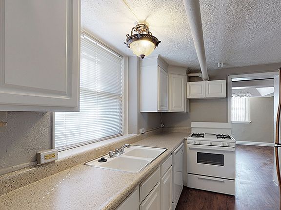4th image of 1506 E 8th Ave APT 2