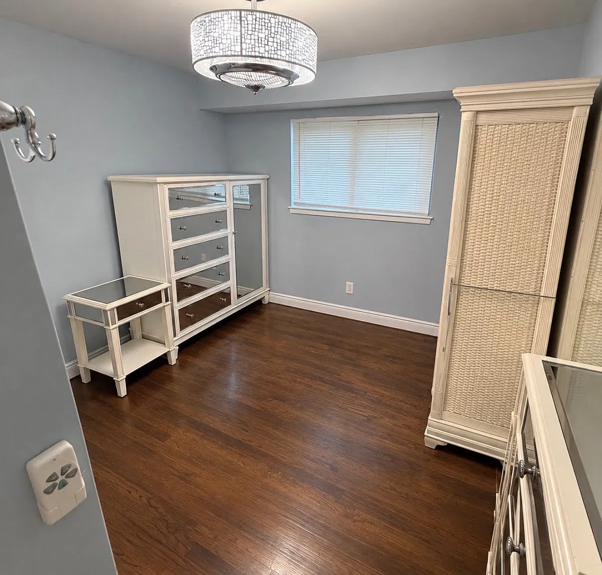 3 bed, 2100 sqft, $2,600 — Photo 4