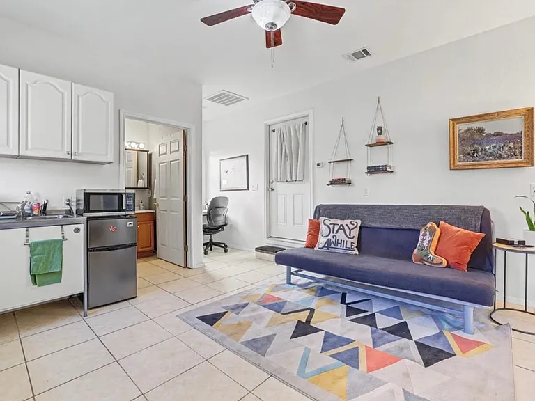 8207 Espanola Trl — Photo 30