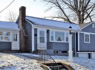 8 Harrington Dr, Johnston, RI 02919